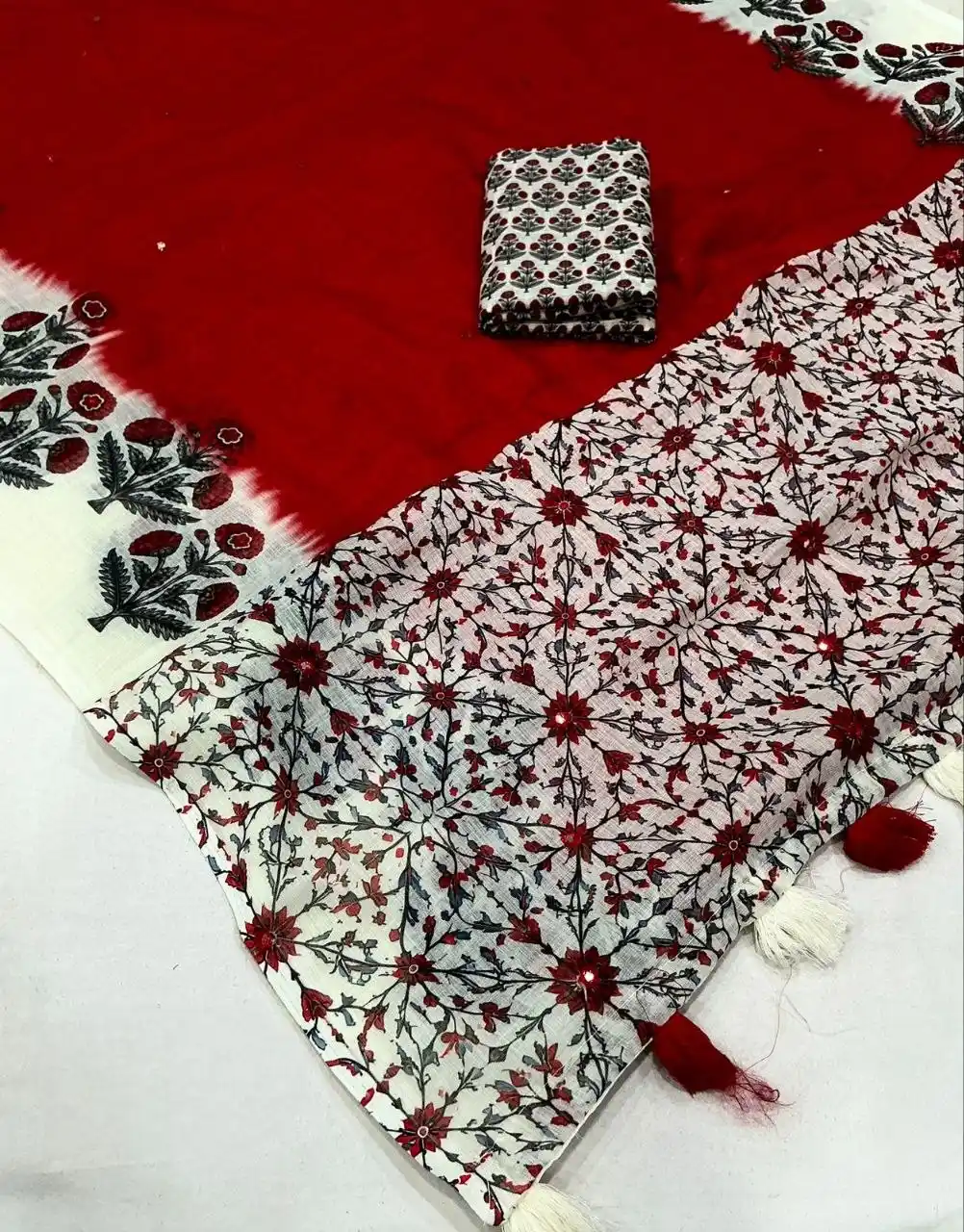 Floral Linen Printed Saree - Tomato Red